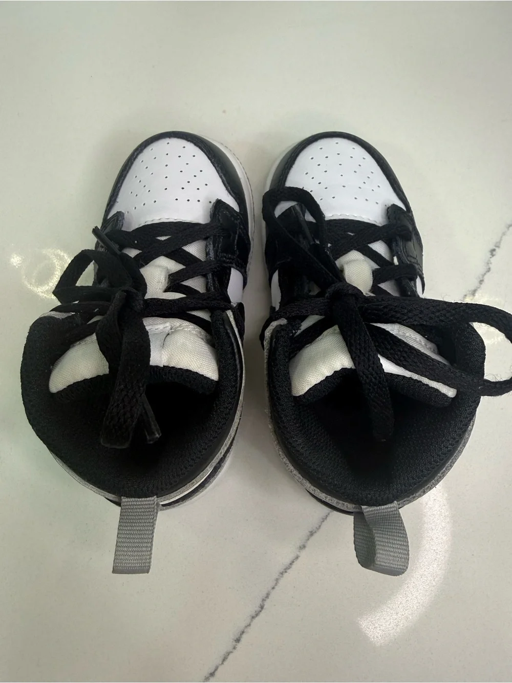 Nike Air Jordan 1 Mid SE Diamond Athletic Shoes Boys 7c White/Black